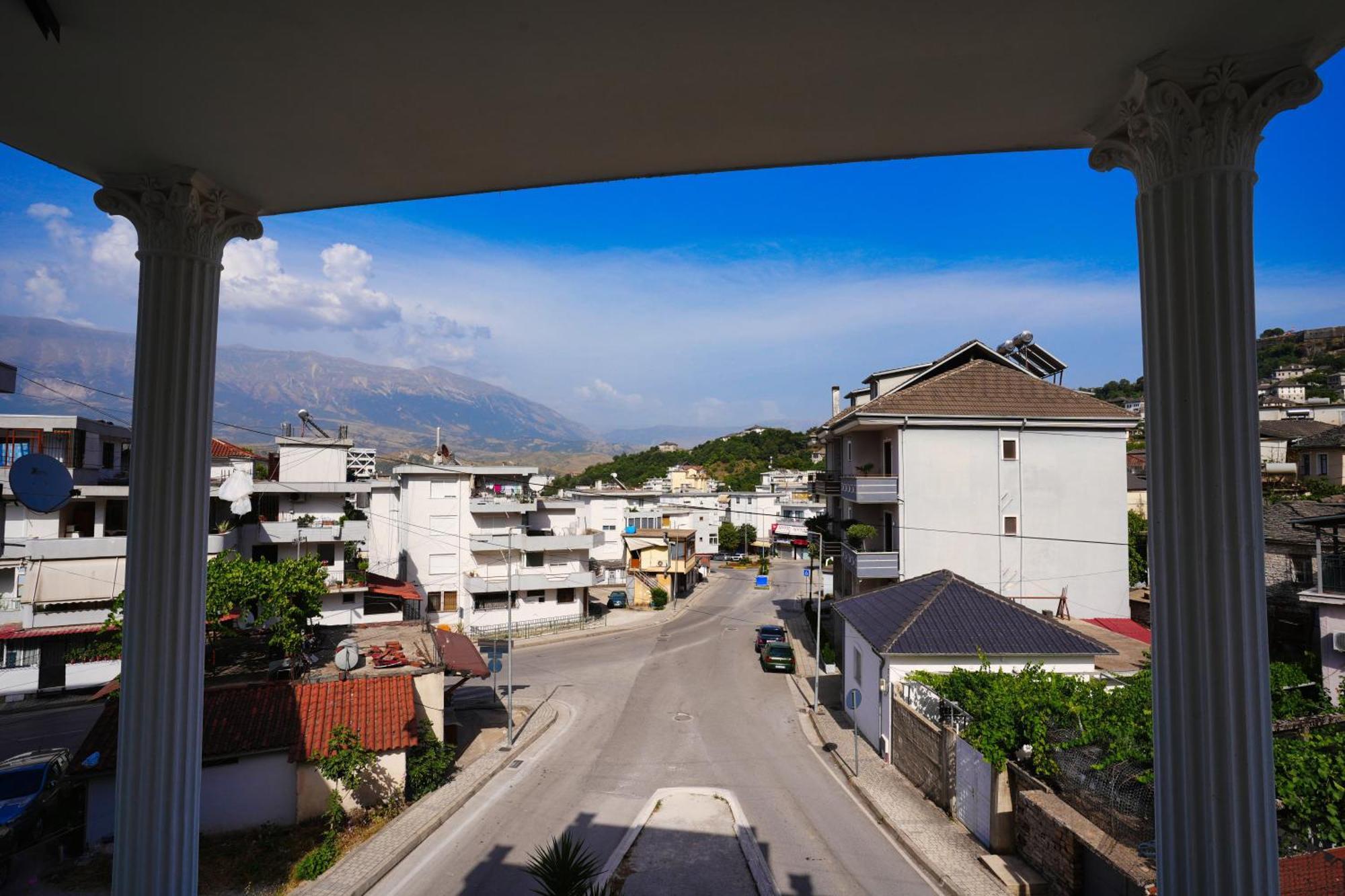 Boutique Hotel Empire Of Martin Gjirokastër Buitenkant foto