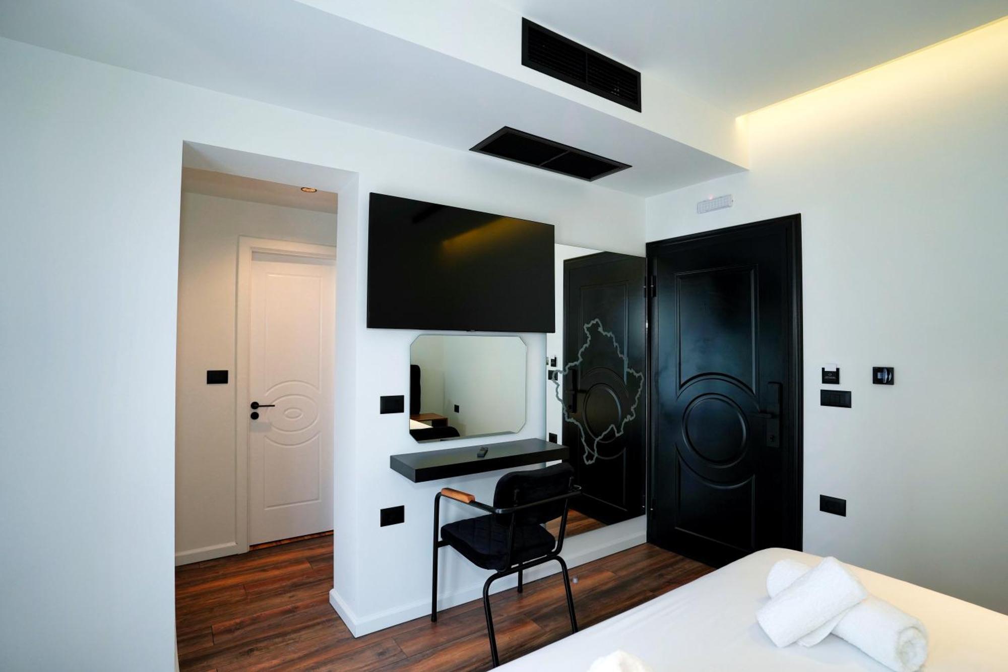 Boutique Hotel Empire Of Martin Gjirokastër Buitenkant foto